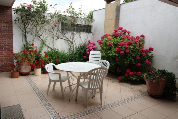 LA CELLE ST CLOUD - QUARTIER DE LA CHATAIGNERAIE - MAISON 186 M² - 6 CHAMBRES - JARDIN - PATIO - BARBECUE - GARAGE 2 VOITURES -