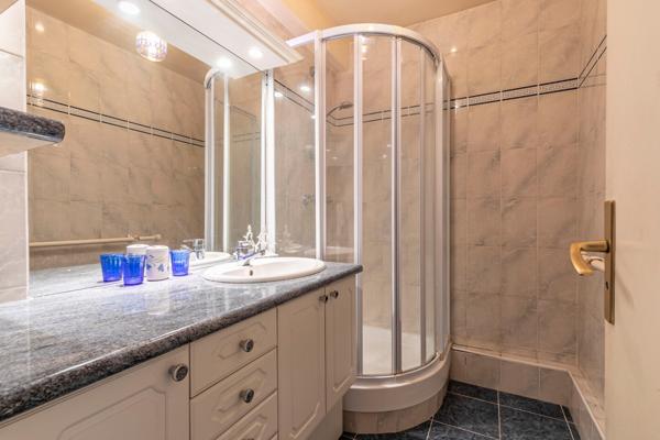 LA CELLE ST CLOUD - QUARTIER DE LA CHATAIGNERAIE - MAISON 186 M² - 6 CHAMBRES - JARDIN - PATIO - BARBECUE - GARAGE 2 VOITURES -