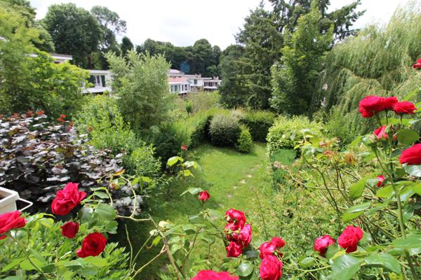 LA CELLE ST CLOUD - QUARTIER DE LA CHATAIGNERAIE - MAISON 186 M² - 6 CHAMBRES - JARDIN - PATIO - BARBECUE - GARAGE 2 VOITURES -