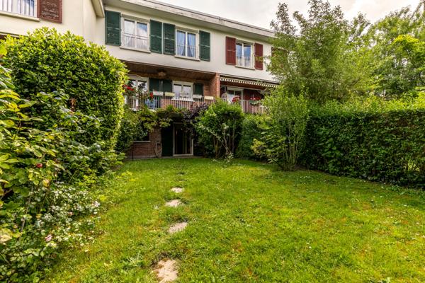 LA CELLE ST CLOUD - QUARTIER DE LA CHATAIGNERAIE - MAISON 186 M² - 6 CHAMBRES - JARDIN - PATIO - BARBECUE - GARAGE 2 VOITURES -