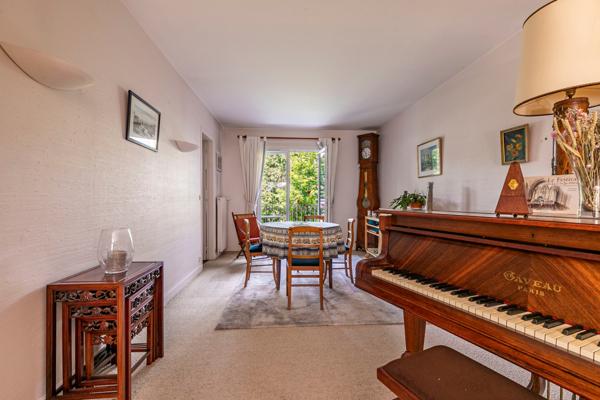 LA CELLE ST CLOUD - QUARTIER DE LA CHATAIGNERAIE - MAISON 186 M² - 6 CHAMBRES - JARDIN - PATIO - BARBECUE - GARAGE 2 VOITURES -