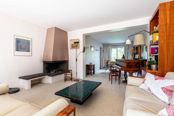 LA CELLE ST CLOUD - QUARTIER DE LA CHATAIGNERAIE - MAISON 186 M² - 6 CHAMBRES - JARDIN - PATIO - BARBECUE - GARAGE 2 VOITURES -