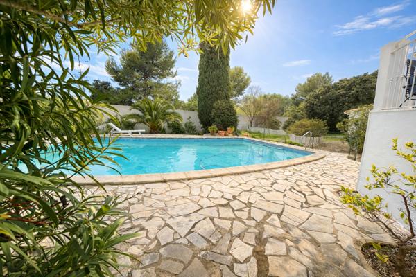 Maison de 183m² sur un terrain de 1611m² , piscine