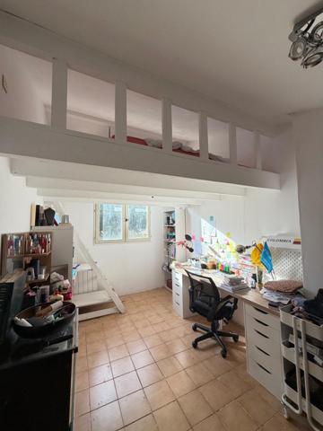 Maison d'environ 180m2, Calas, terrain 1090 m2