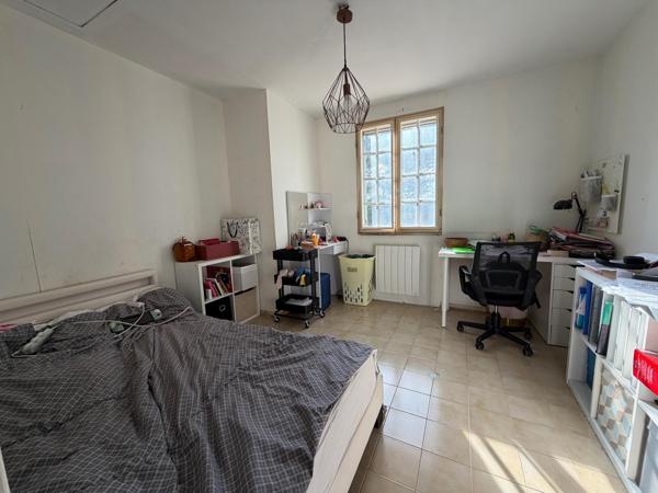 Maison d'environ 180m2, Calas, terrain 1090 m2