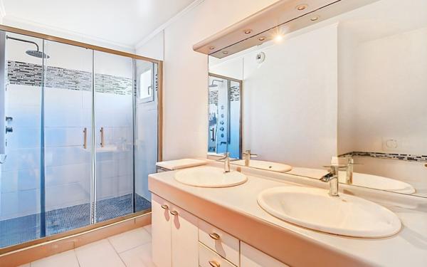 Appartement à vendre    4 pièces • 122,26 m2 Annemasse