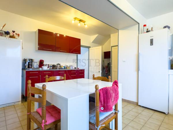 Maison familiale rénovée avec piscine et dépendances – Privas