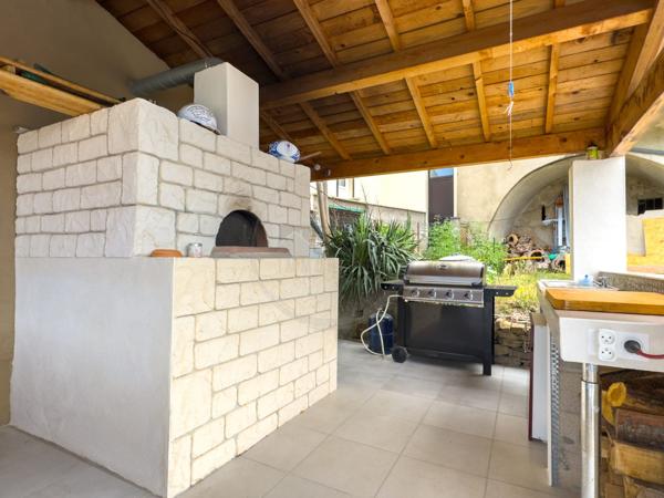 Maison familiale rénovée avec piscine et dépendances – Privas