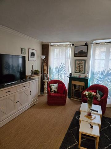 IMMEUBLE DE RAPPORT  QUARTIER HISTORIQUE DE MAYENNE