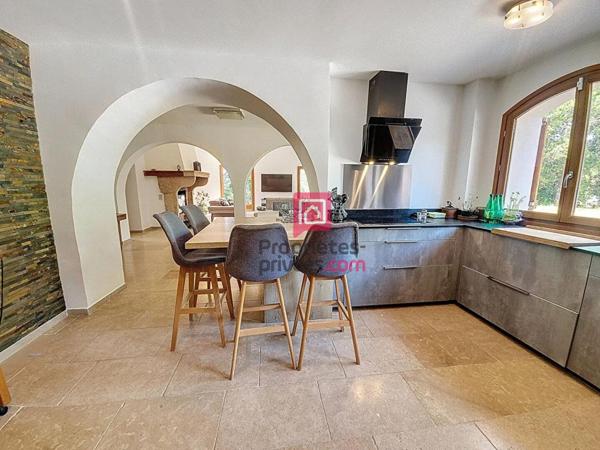 Villa de caractère- La Motte 9 pièces-226 m2- PISCINE- GARAGE