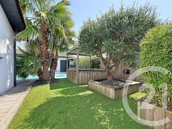 Maison à vendre  6 pièces - 211,10 m 2   LE TEICH  - 33