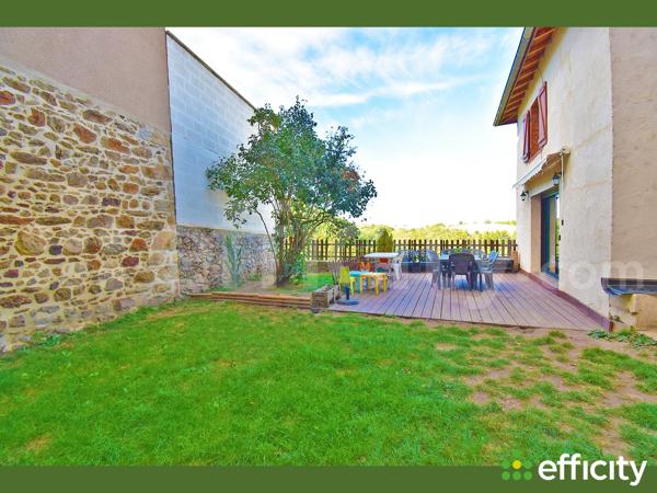Maison
         5 pièces
        - 150 m² 250 000 € *