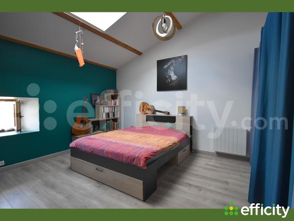 Maison
         5 pièces
        - 150 m² 250 000 € *
