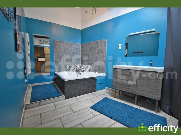 Maison
         5 pièces
        - 150 m² 250 000 € *