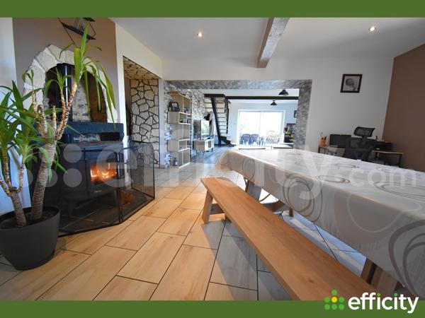 Maison
         5 pièces
        - 150 m² 250 000 € *