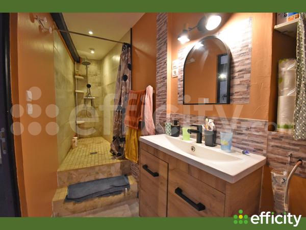Maison
         5 pièces
        - 150 m² 250 000 € *