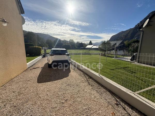 Maison duplex avec garage parfaitement entretenue