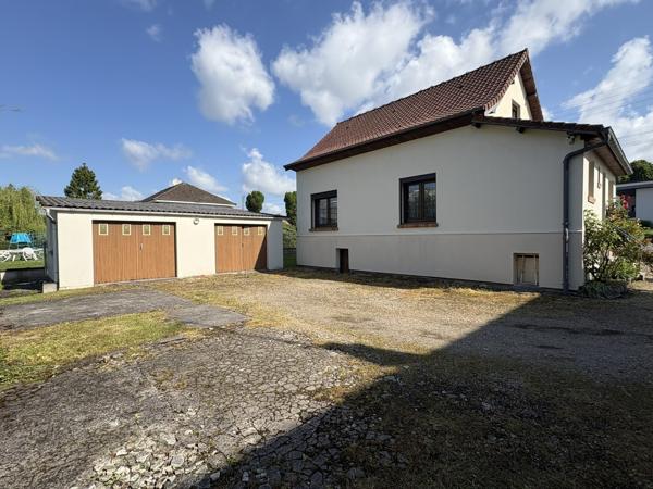 ABBEVILLE – Maison avec grand jardin & garage double