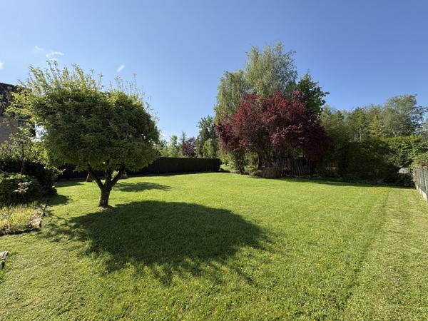 ABBEVILLE – Maison avec grand jardin & garage double