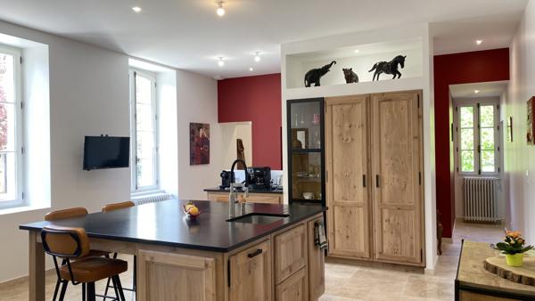 Chimilin (38490) Maison de 580m2 sur 13 234 m2 de terrain