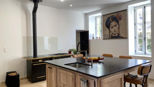 Chimilin (38490) Maison de 580m2 sur 13 234 m2 de terrain