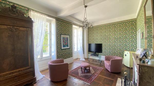 Chimilin (38490) Maison de 580m2 sur 13 234 m2 de terrain