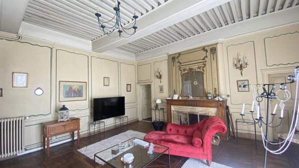 Chimilin (38490) Maison de 580m2 sur 13 234 m2 de terrain