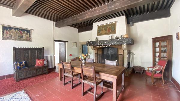 Chimilin (38490) Maison de 580m2 sur 13 234 m2 de terrain