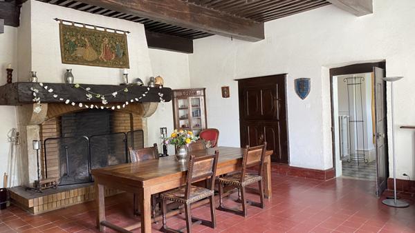 Chimilin (38490) Maison de 580m2 sur 13 234 m2 de terrain