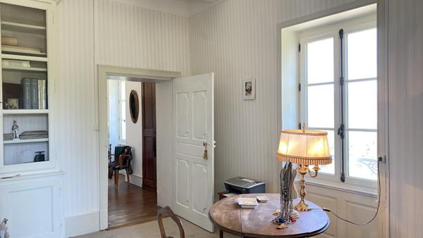 Chimilin (38490) Maison de 580m2 sur 13 234 m2 de terrain