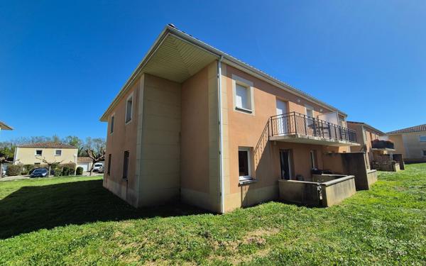 Appartement à louer    2 pièces • 55 m2 Pont-Saint-Esprit