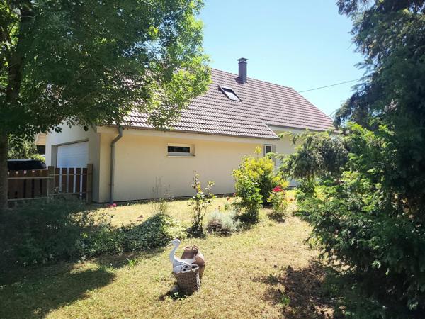 Jolie maison de 116m2 dans un écrin de verdure.
