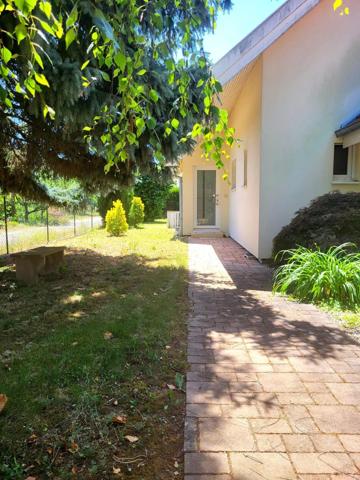 Jolie maison de 116m2 dans un écrin de verdure.