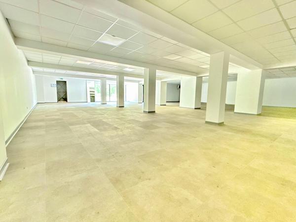 OPPORTUNITE RARE A TARASCON-SUR-ARIEGE : LOCAL COMMERCIAL 1 158 m² AVEC PARKIN PRIVE