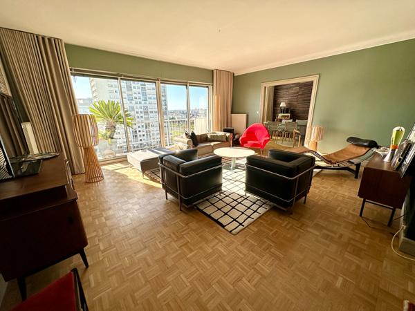 Appartement TOURS ? Dernier étage avec vue sur le Cher ? Garage box