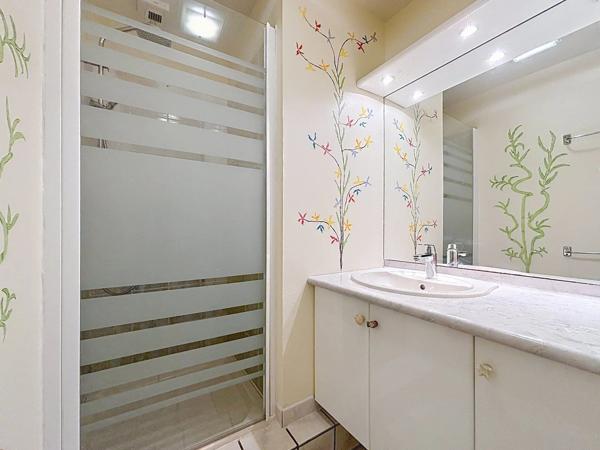 Vente                                                      Maison
                        
                     8 pièces                      201 m2                     à Yerres
