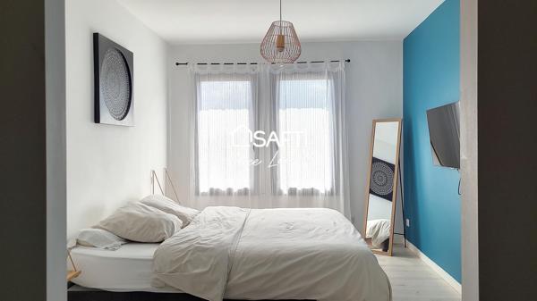 Villa contemporaine avec sous-sol et piscine