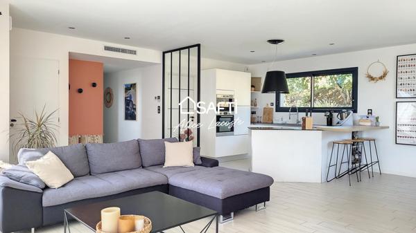 Villa contemporaine avec sous-sol et piscine