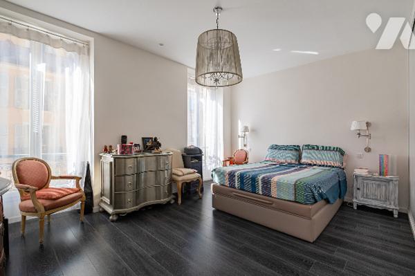 3P lumineux 73 m², Port de Nice, balcons, vue Mont Boron, emplacement rare