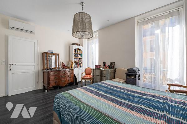 3P lumineux 73 m², Port de Nice, balcons, vue Mont Boron, emplacement rare