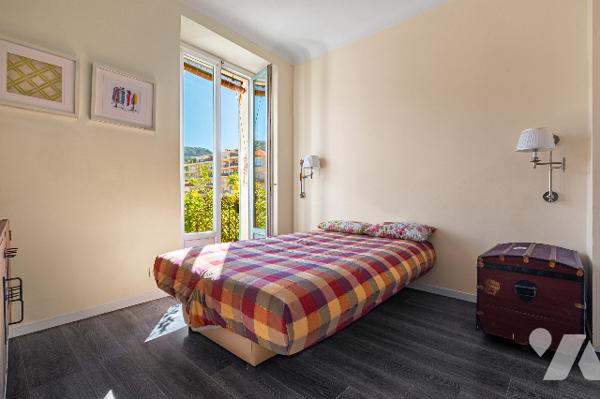 3P lumineux 73 m², Port de Nice, balcons, vue Mont Boron, emplacement rare