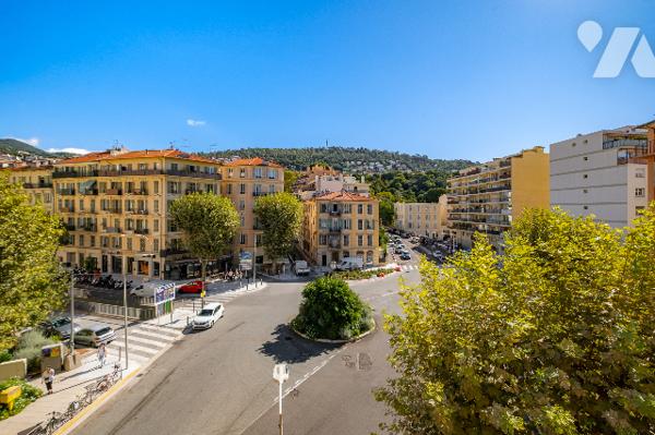 3P lumineux 73 m², Port de Nice, balcons, vue Mont Boron, emplacement rare
