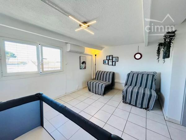 Exclusivité : Découvrez ce charmant appartement de type 2 idéalement situé à proximité du centre ville et de la plage.