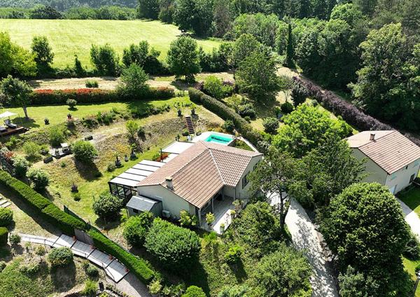 Villa d'exception 5 pièces avec vue et agréments