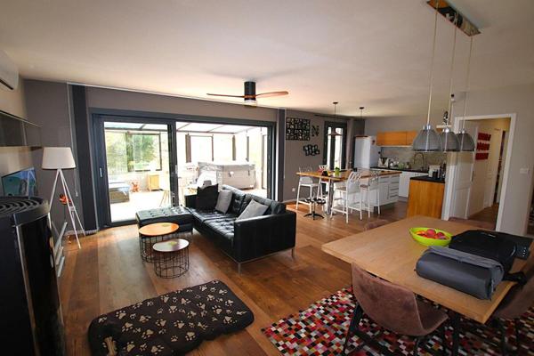 Villa d'exception 5 pièces avec vue et agréments