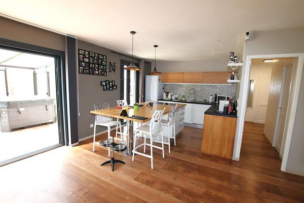 Villa d'exception 5 pièces avec vue et agréments