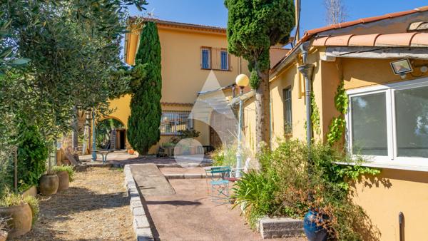 Maison 6 pièces 228 m2