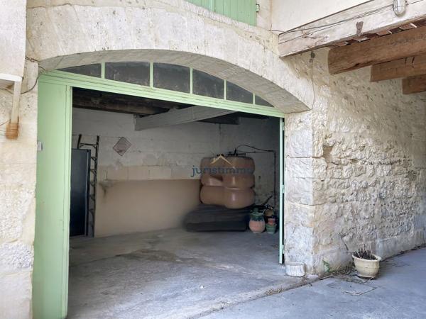 Maison de village, 4 chambres avec extérieur.