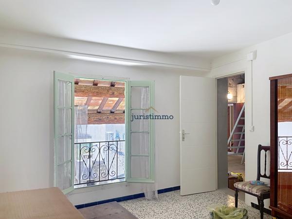 Maison de village, 4 chambres avec extérieur.