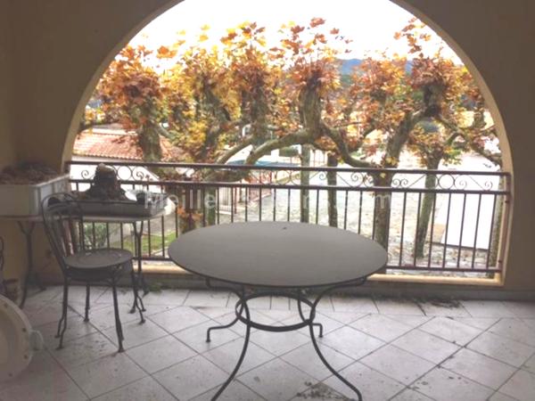  LE CANNET EXCLUSIVITÉ: Type 2 dans résidence fermée avec piscine.